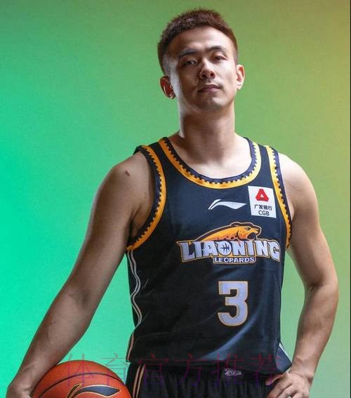 辽宁男篮社媒分享赵继伟训练图集：赵继伟体测通过