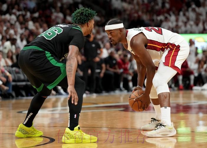 三分如雨!格威空位三分再次命中 三分如雨!格威空位三分再次命中